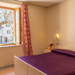 Camera con letto king size